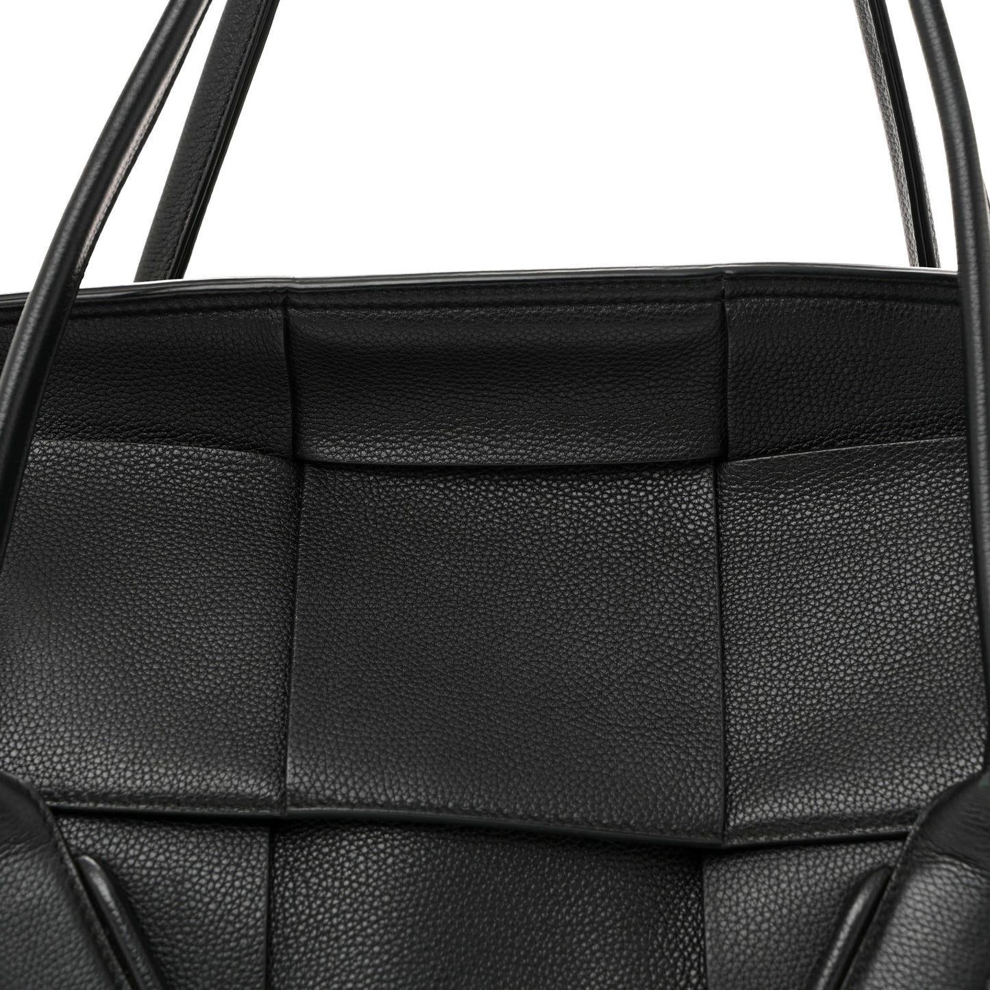 Grained Calfskin Maxi Intrecciato Medium Arco Black