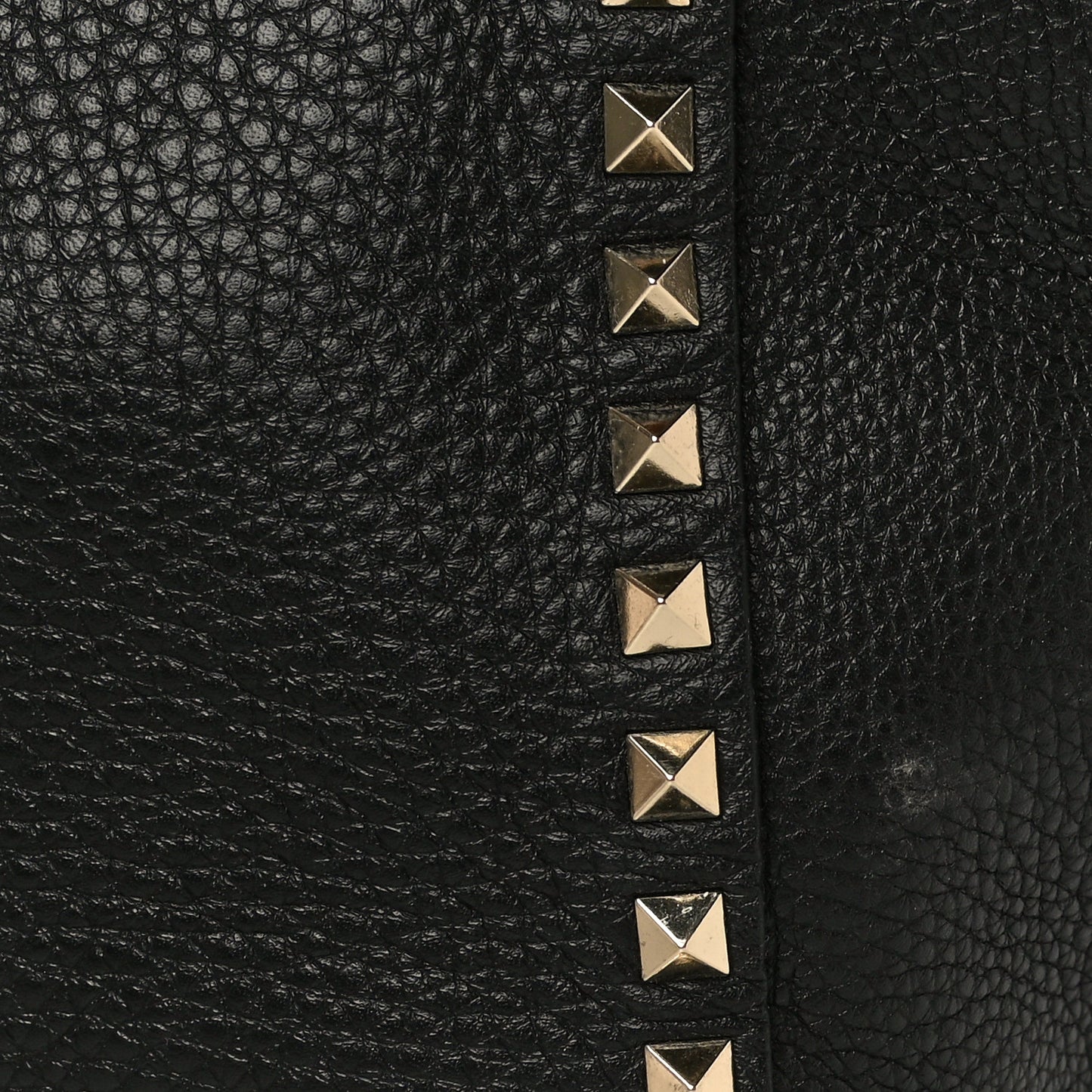 Pebbled Calfskin Medium Rockstud Tote Black