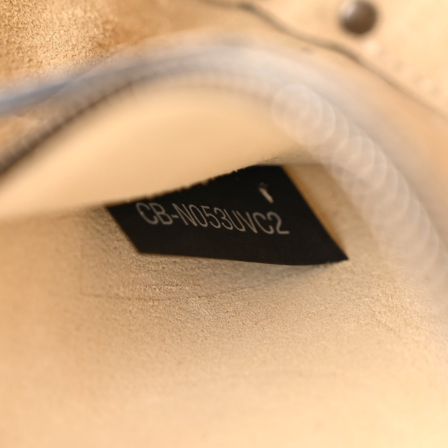Valentino Garavani Pebbled Calfskin Onyx Medium Guitar Strap Rockstud Rolling Flap Saddle Bag Ivory 7 of 20