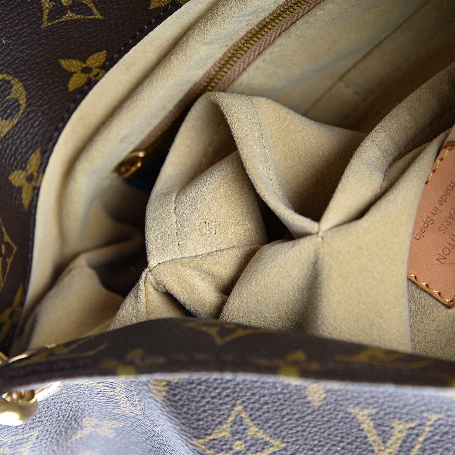 Louis Vuitton Monogram Artsy MM 6 of 16