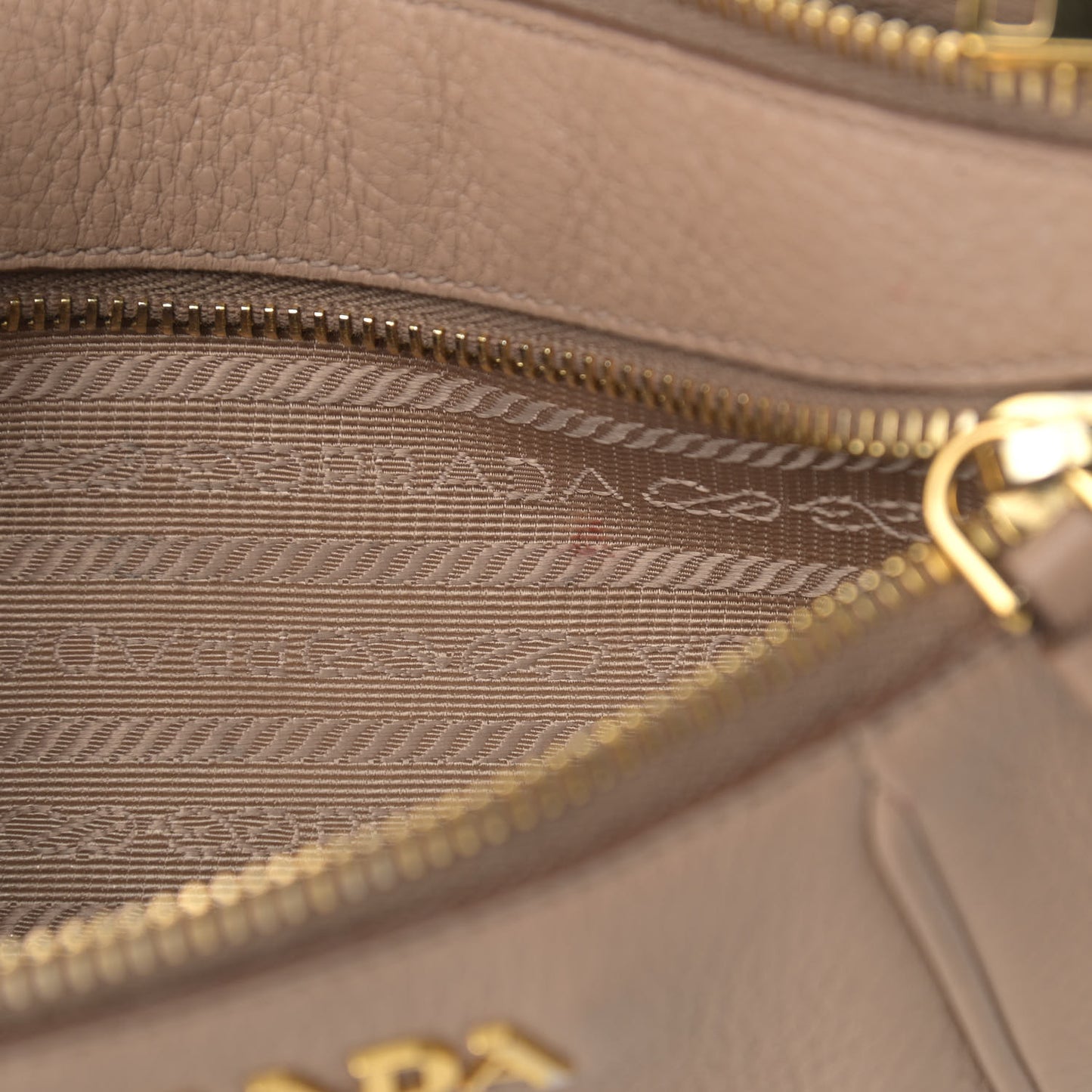 Vitello Daino Belt Bag Cammeo