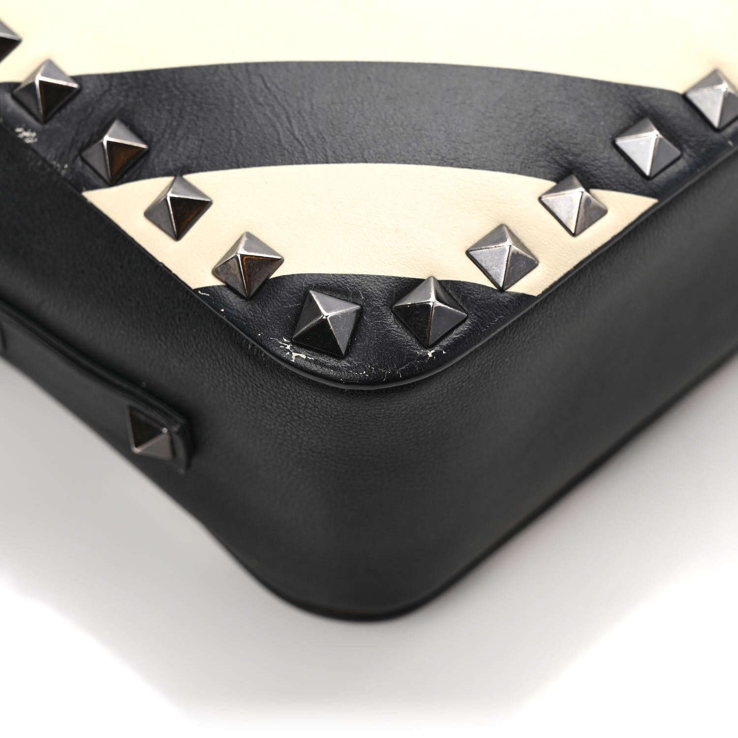 Valentino Garavani Vitello Chevron Rockstud Camera Crossbody Bag Light Ivory Black 10 of 12
