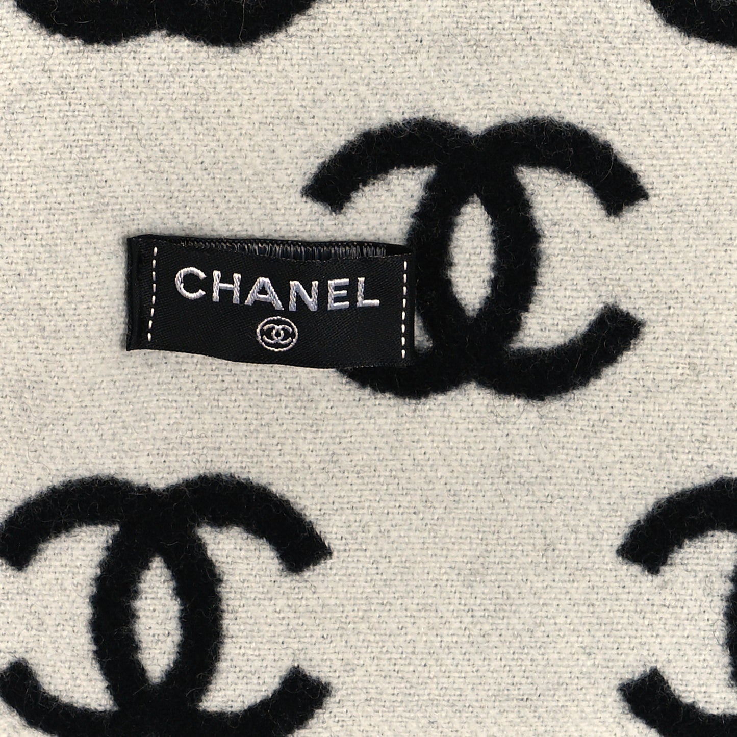 Wool Cashmere CC Scarf Black White