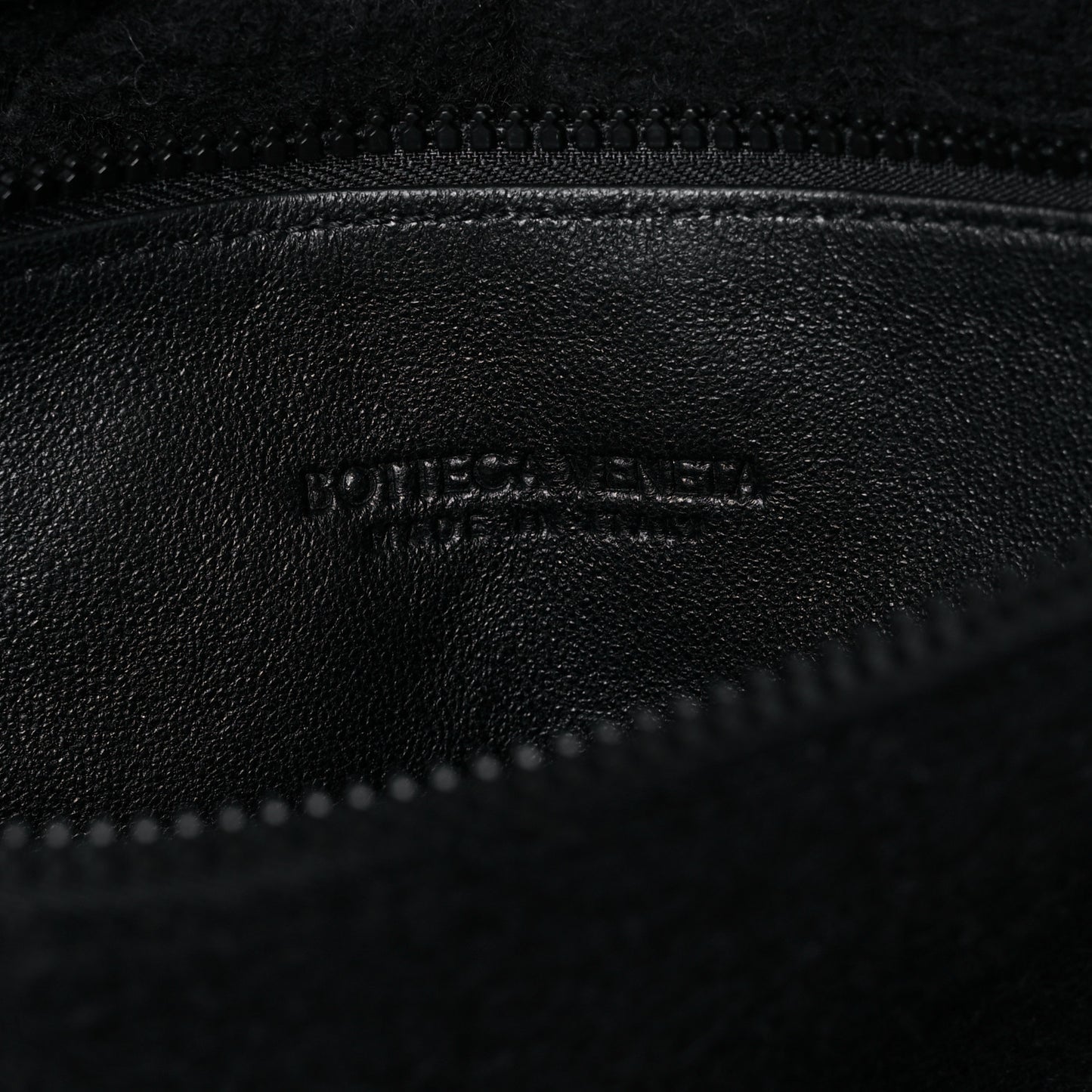 Calfskin Maxi Intrecciato Puffy Laptop Pouch Black