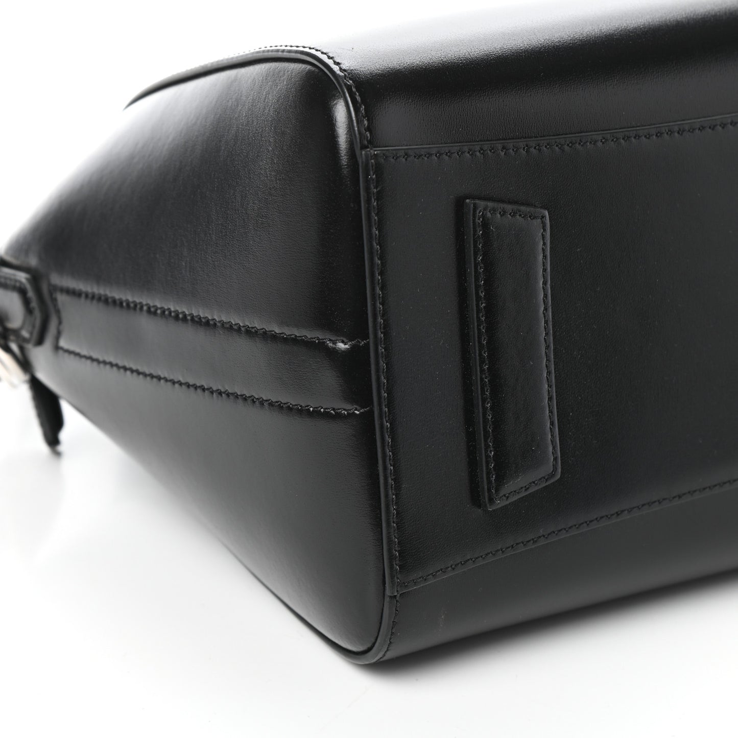 Shiny Lord Calfskin Small Antigona Black