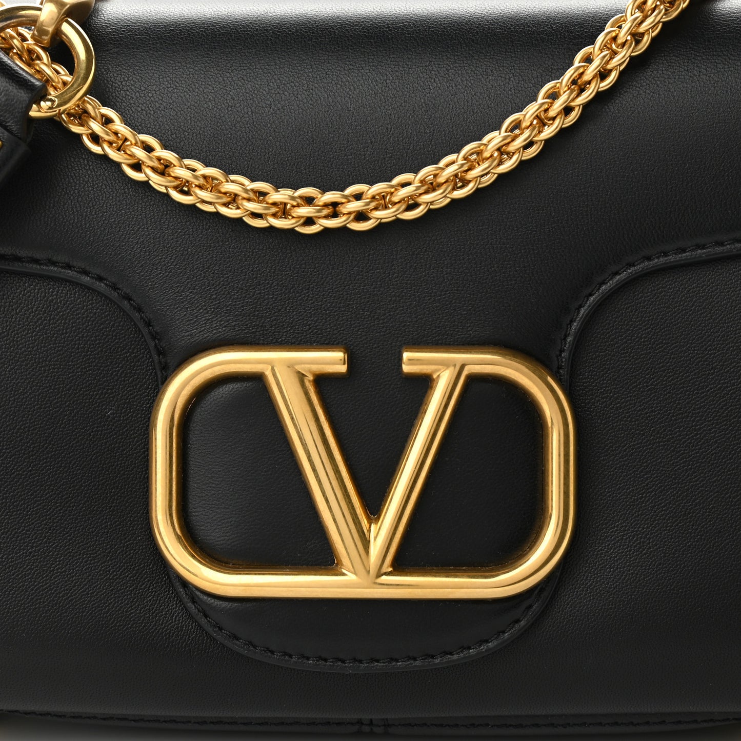 Nappa Stud Sign Shoulder Bag Black