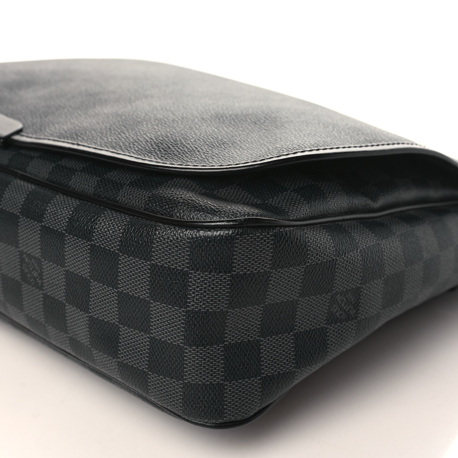 Louis Vuitton Damier Graphite Daniel GM 8 of 8