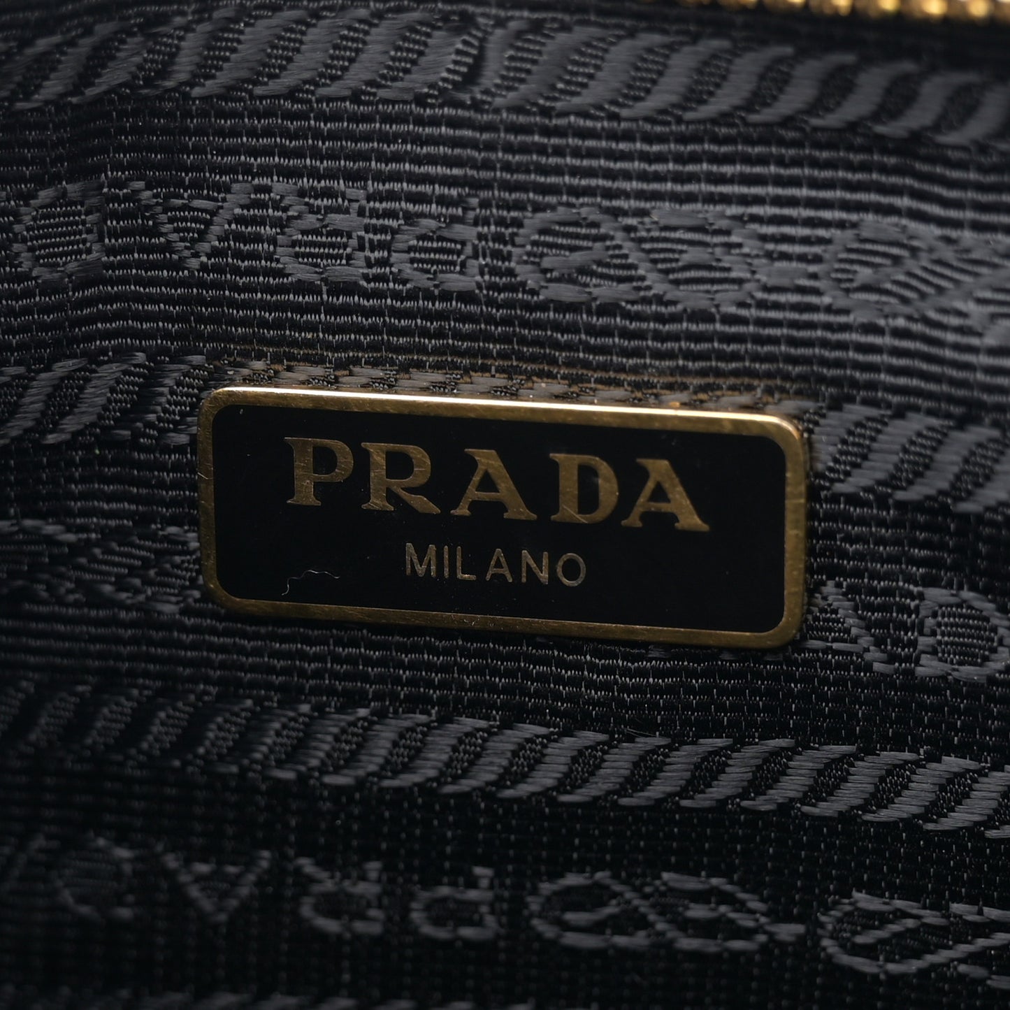 Saffiano Lux Re-Edition 2005 Shoulder Bag Black