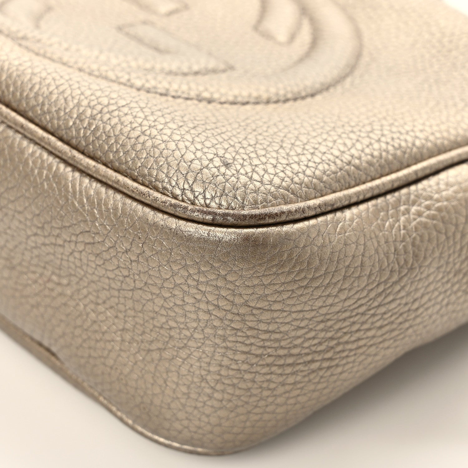 Gucci Metallic Pebbled Calfskin Small Soho Disco Bag Golden Beige 10 of 10