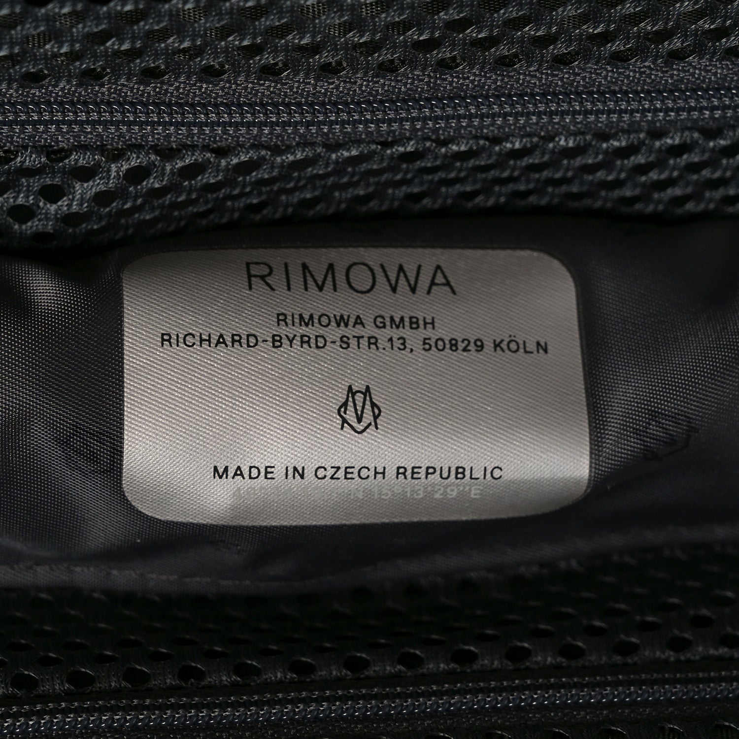 Rimowa Gloss Polycarbonate Essential Lite Cabin U Black 5 of 8