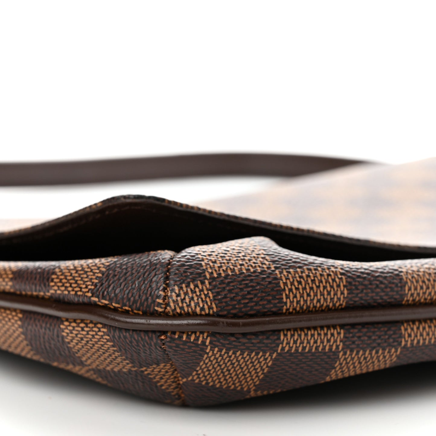 Damier Ebene Musette Tango