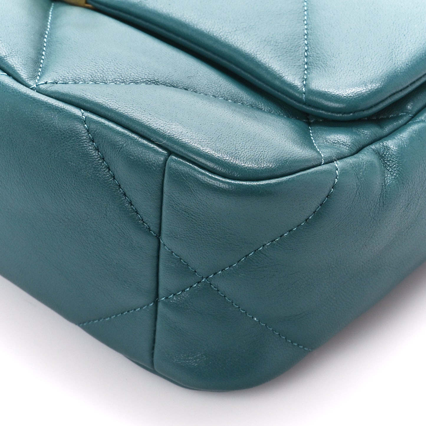 Lambskin Quilted Medium Chanel 19 Flap Green