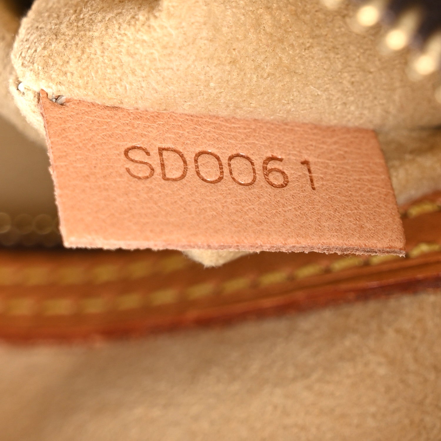 Louis Vuitton Monogram Looping MM 7 of 12