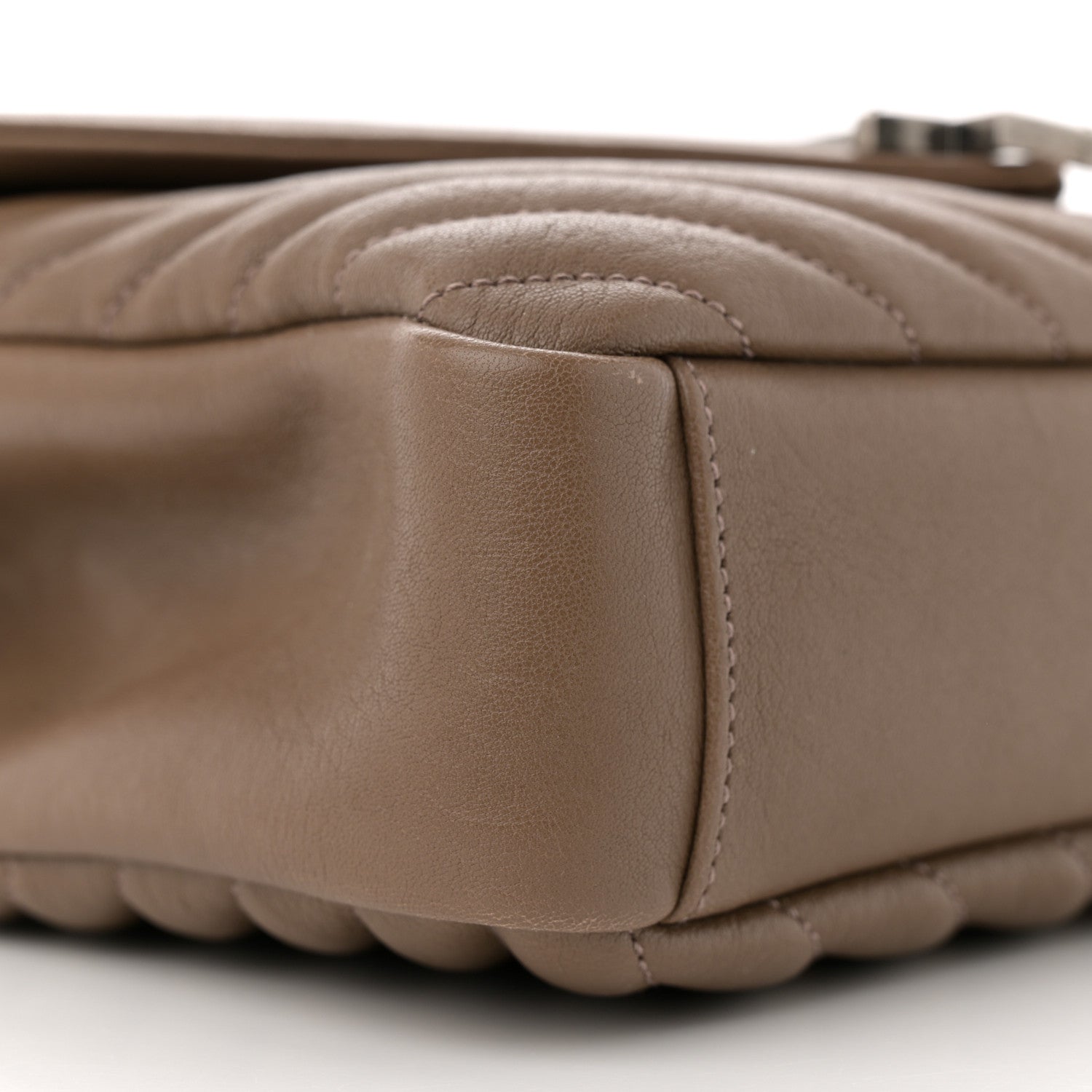 Saint Laurent Sheepskin Matelasse Chevron Monogram Medium College Bag Fard 9 of 10
