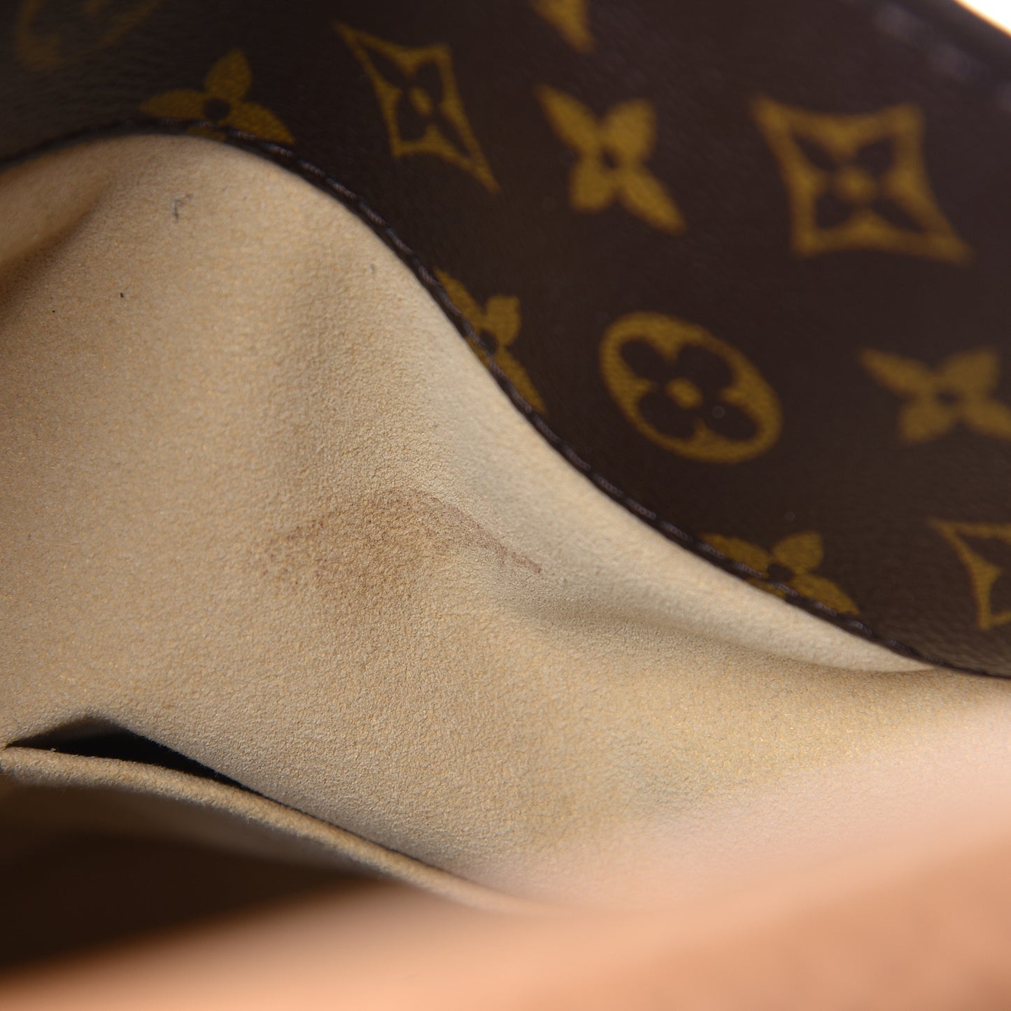 Monogram Artsy MM