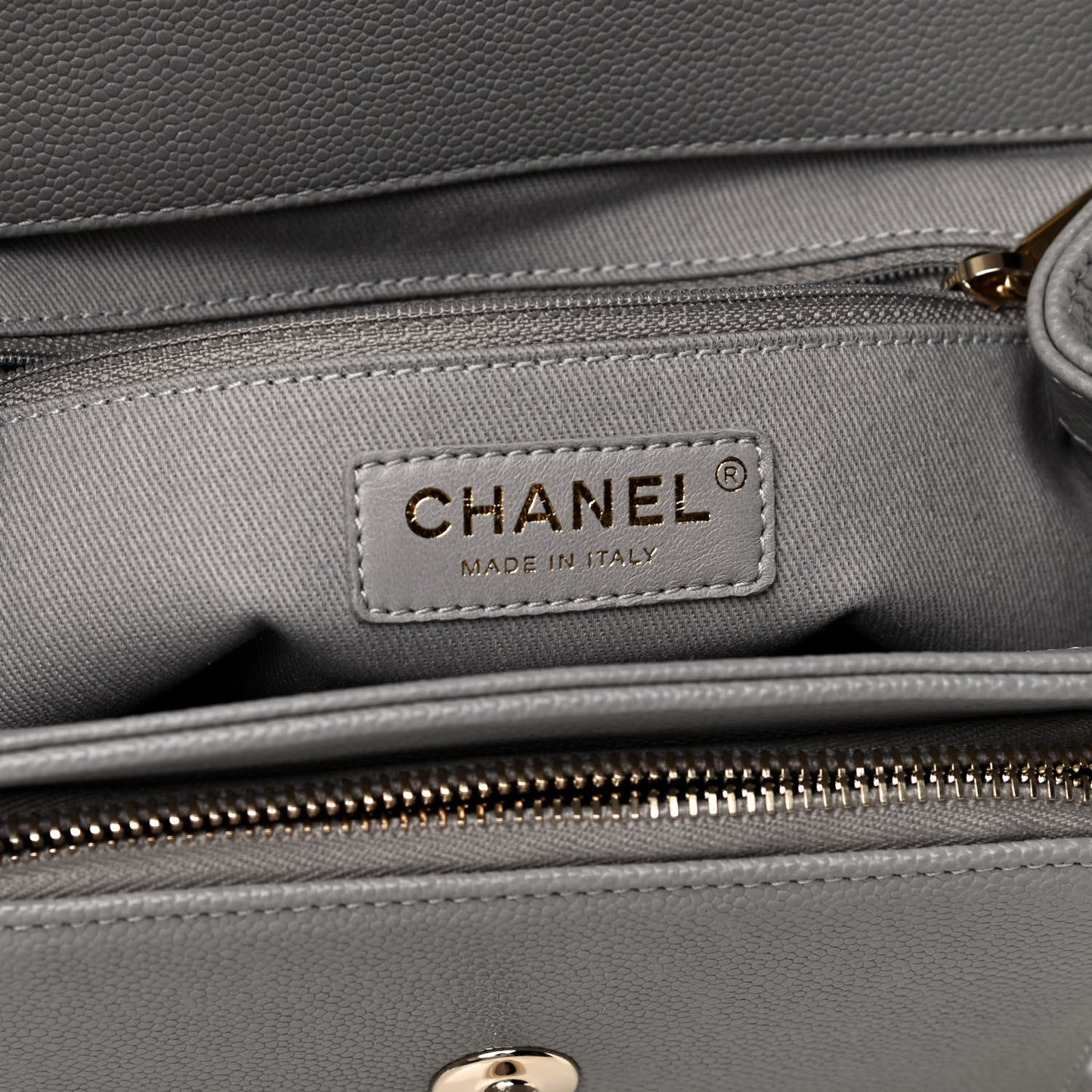 Caviar Quilted Small Business Affinity Flap Grey