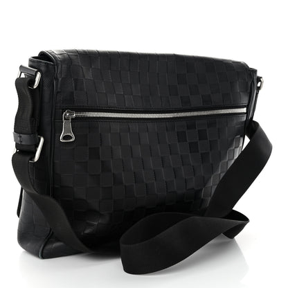 Louis Vuitton Damier Infini District MM Onyx 3 of 9