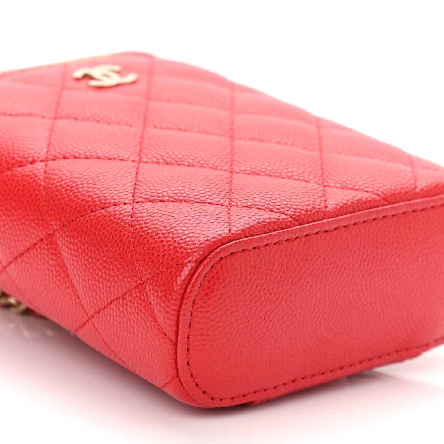 Caviar Quilted Small Vertical Coco Beauty Vanity Case With Chain Red