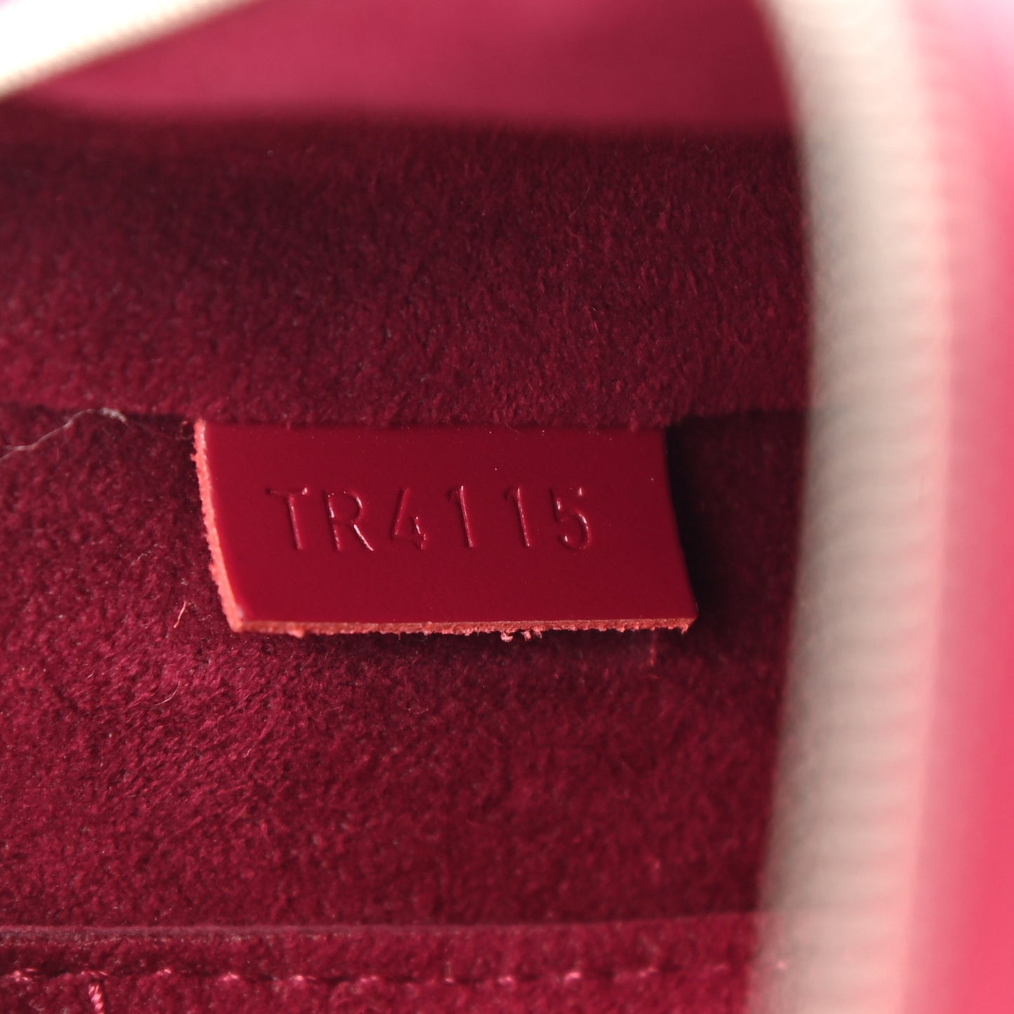 Epi Pochette Accessories NM Fuchsia