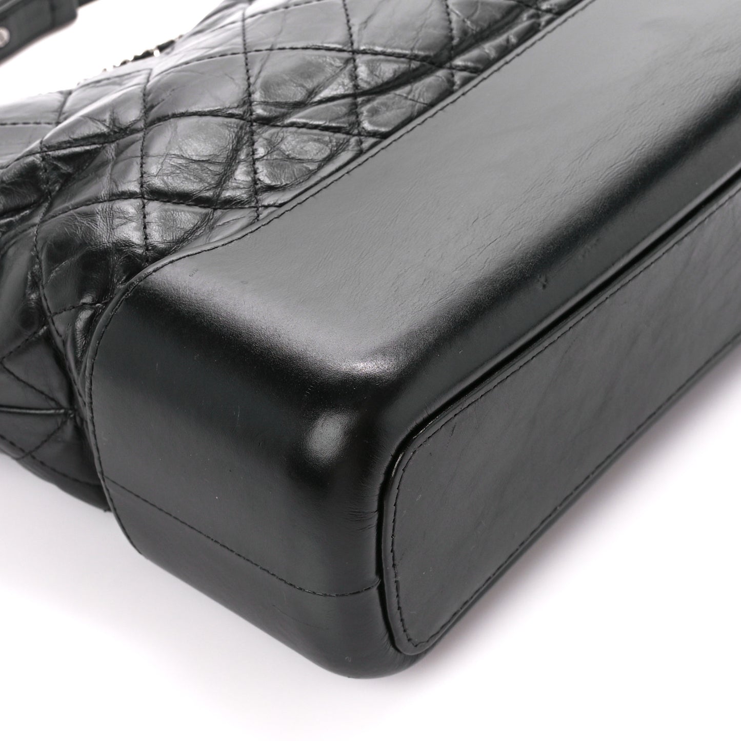 Aged Calfskin Quilted Medium Gabrielle Hobo Black