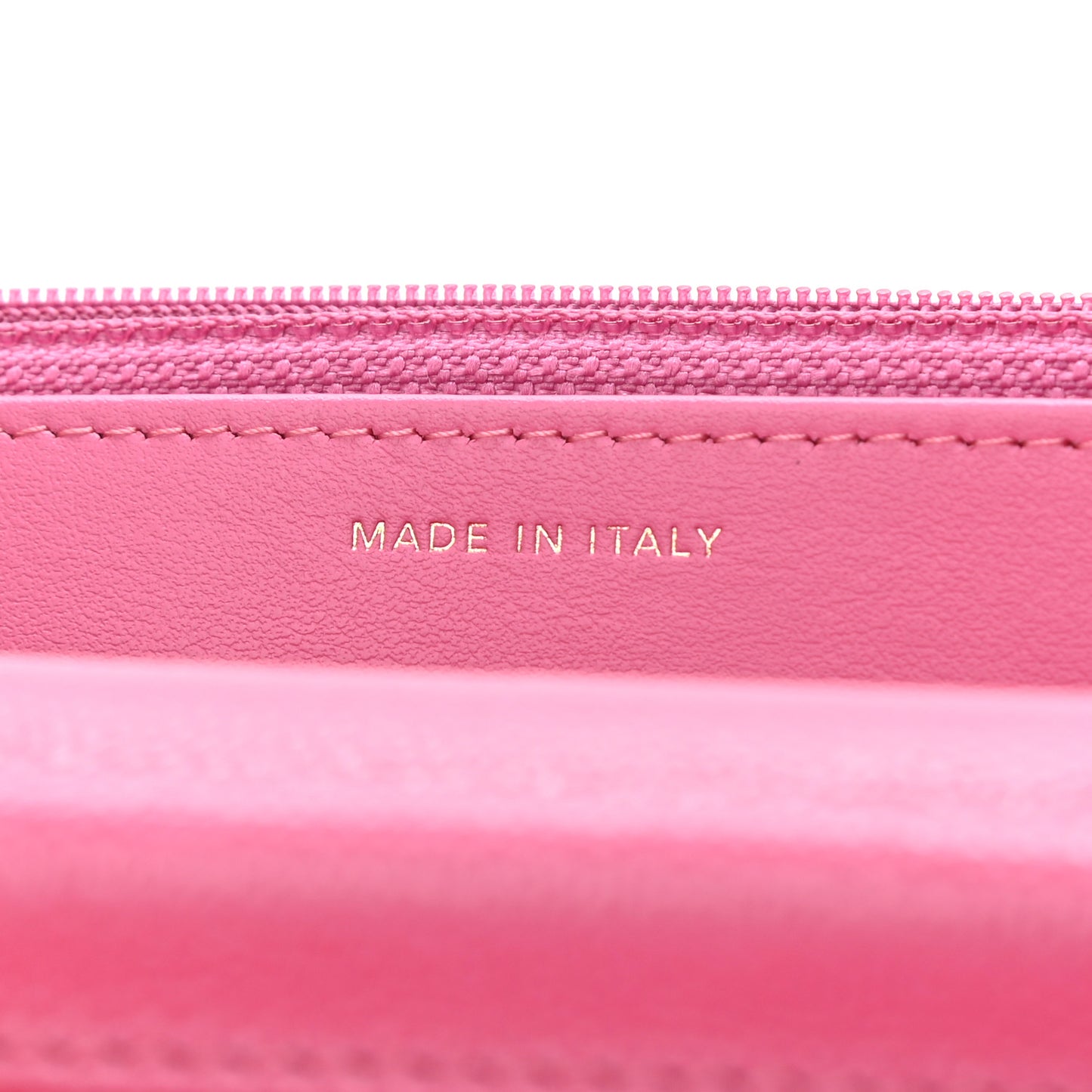 Caviar Quilted Wallet On Chain WOC Pink