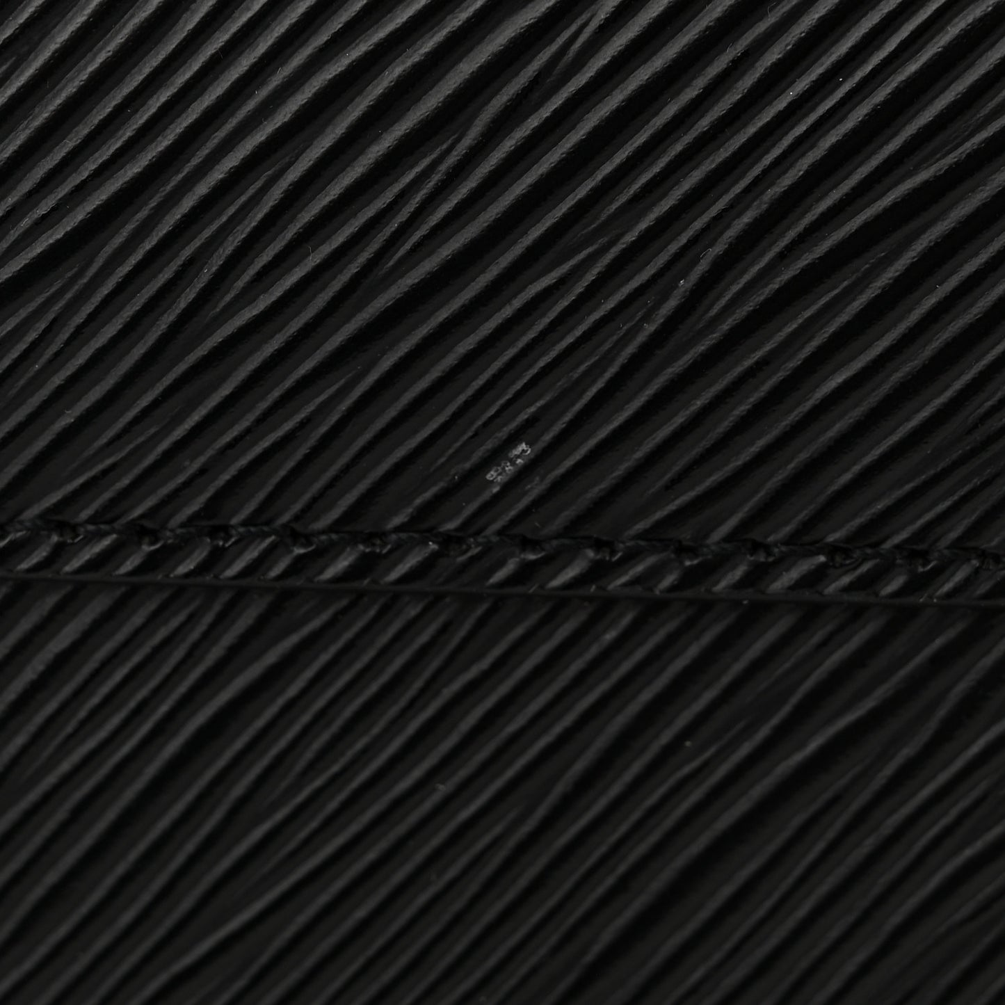 Epi Twist Shoulder Bag MM Matte Black
