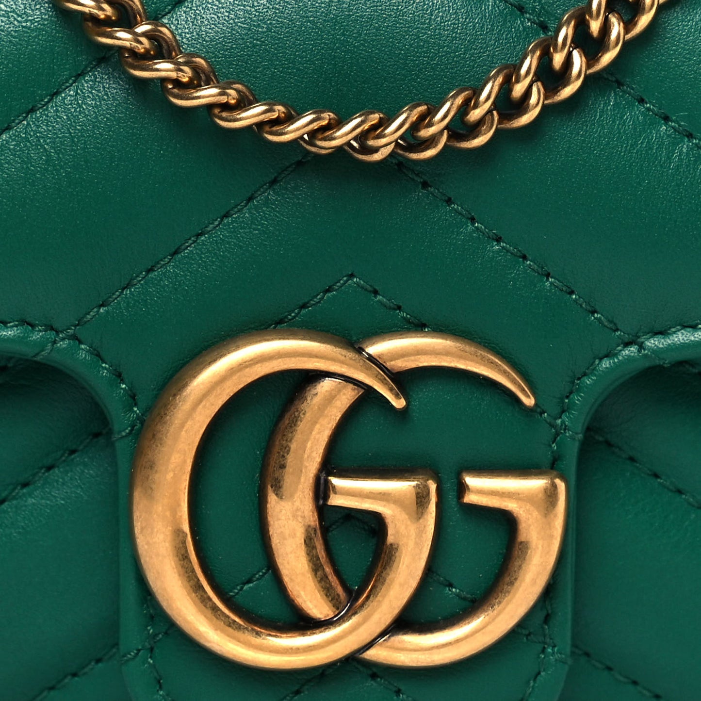 Calfskin Matelasse Super Mini GG Marmont Shoulder Bag Emerald Green