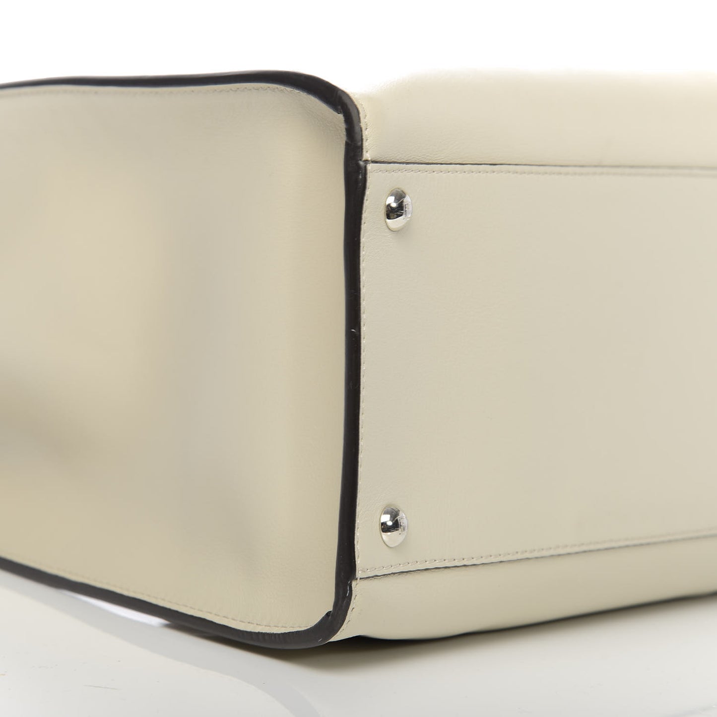 Vitello Seta Century Large Peekaboo X-Lite Latte Balena