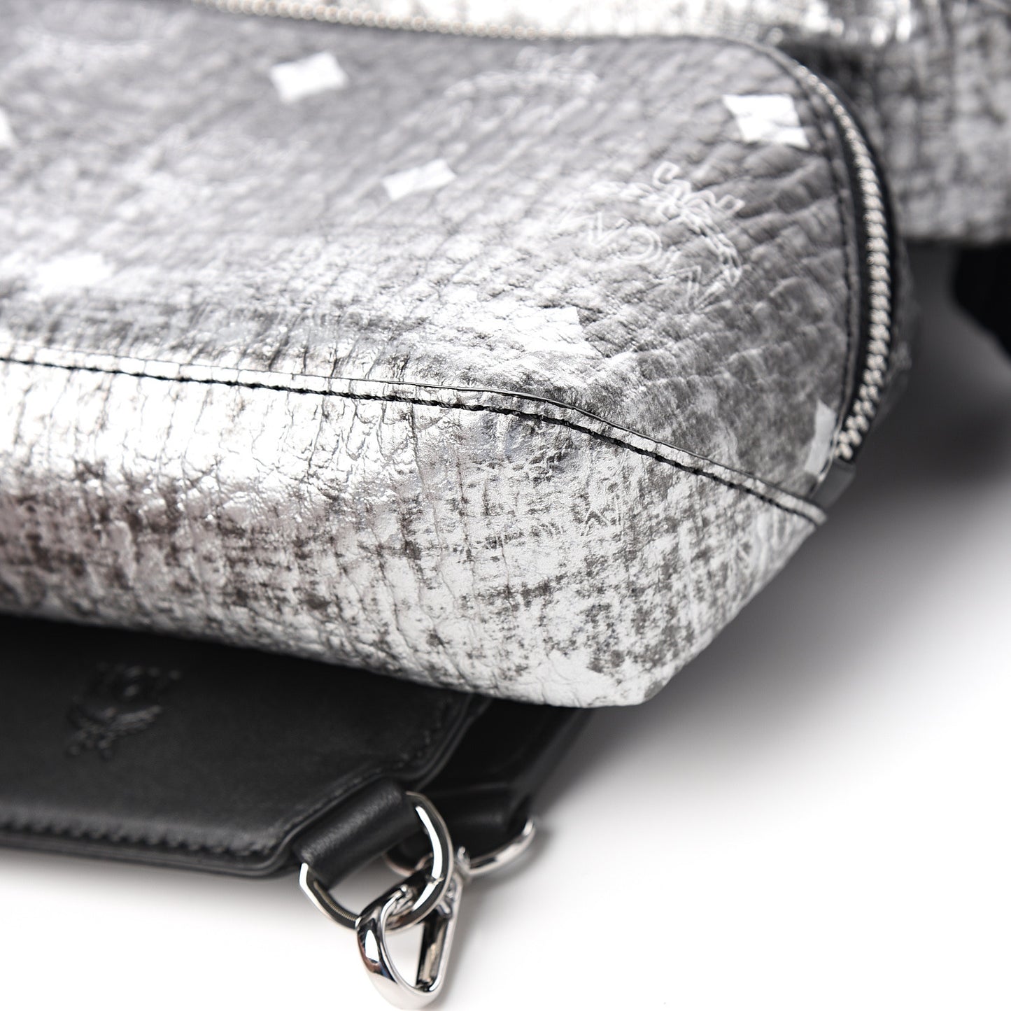 Gradation Visetos Trey 4-in-1 Sling Backpack Silver