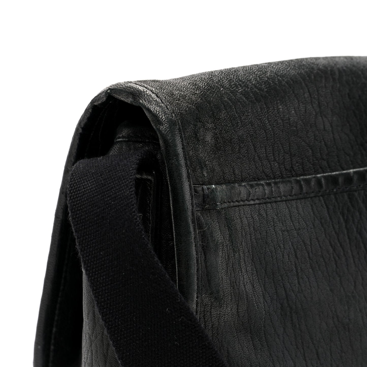 Grained Calfskin Niki Messenger Black