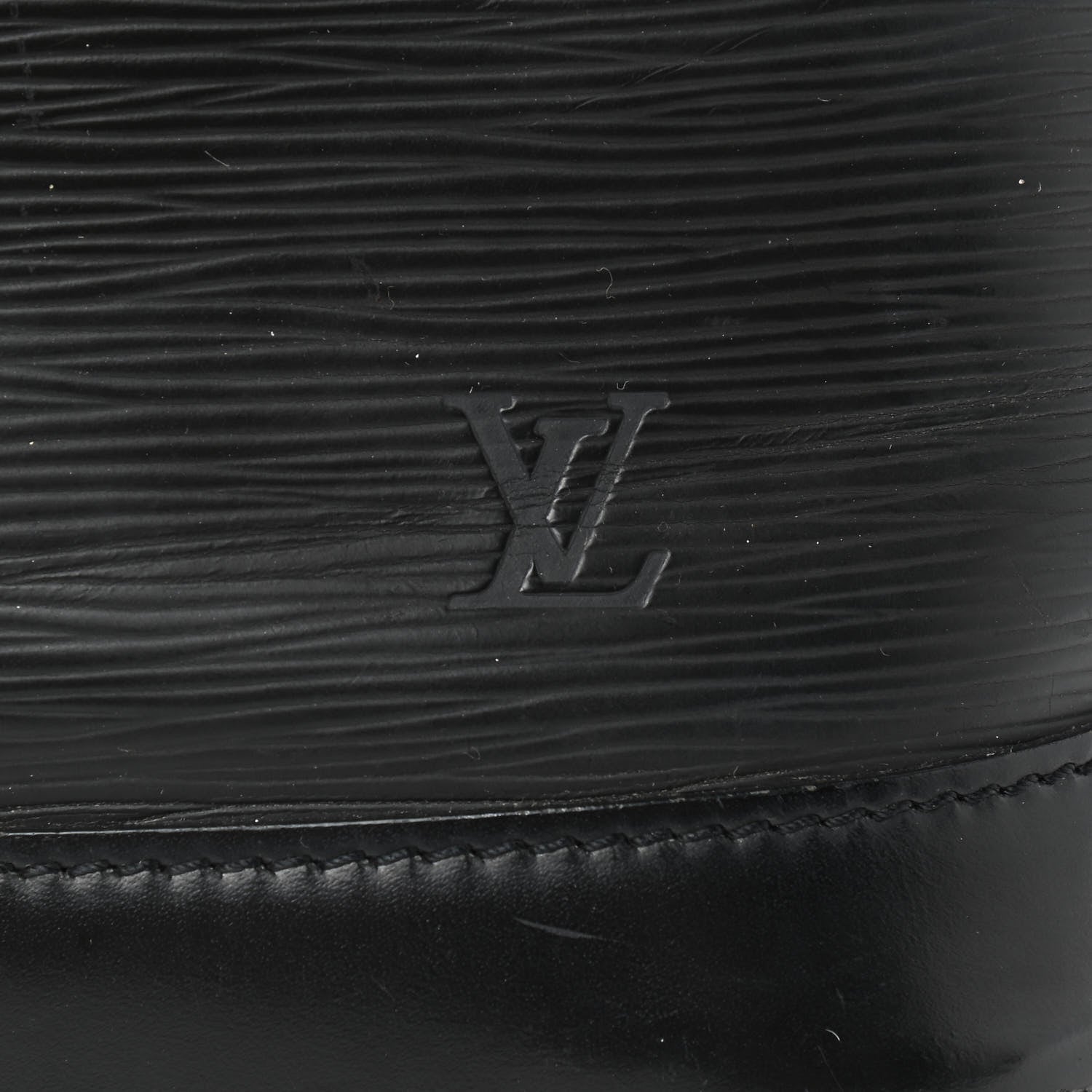 Louis Vuitton Epi Alma MM Black 10 of 12