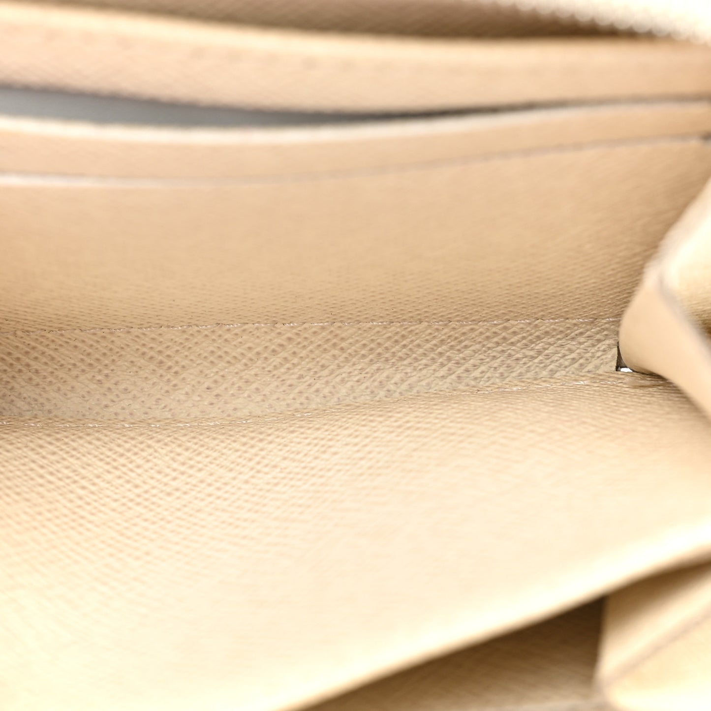 Epi Zippy Coin Purse Ivory