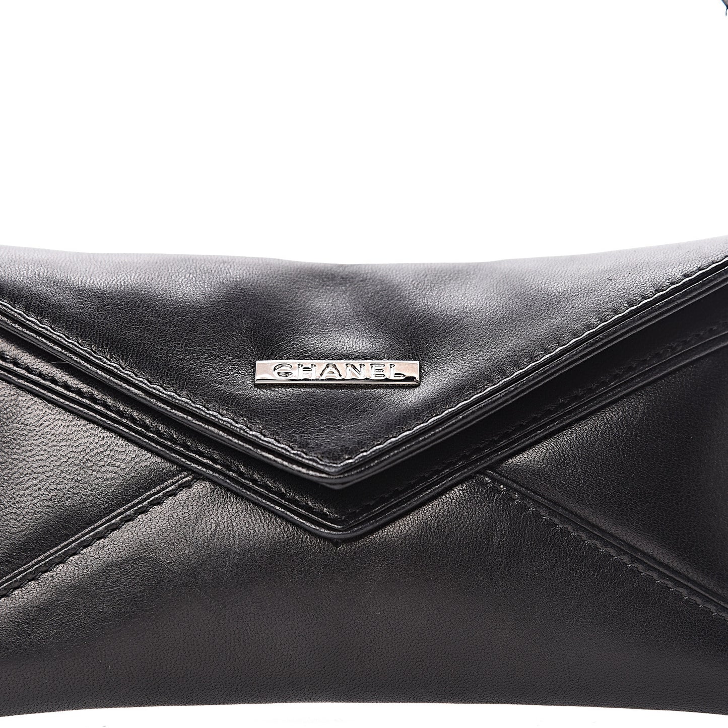 Lambskin Envelope 31 Rue Cambon Chain Clutch Black