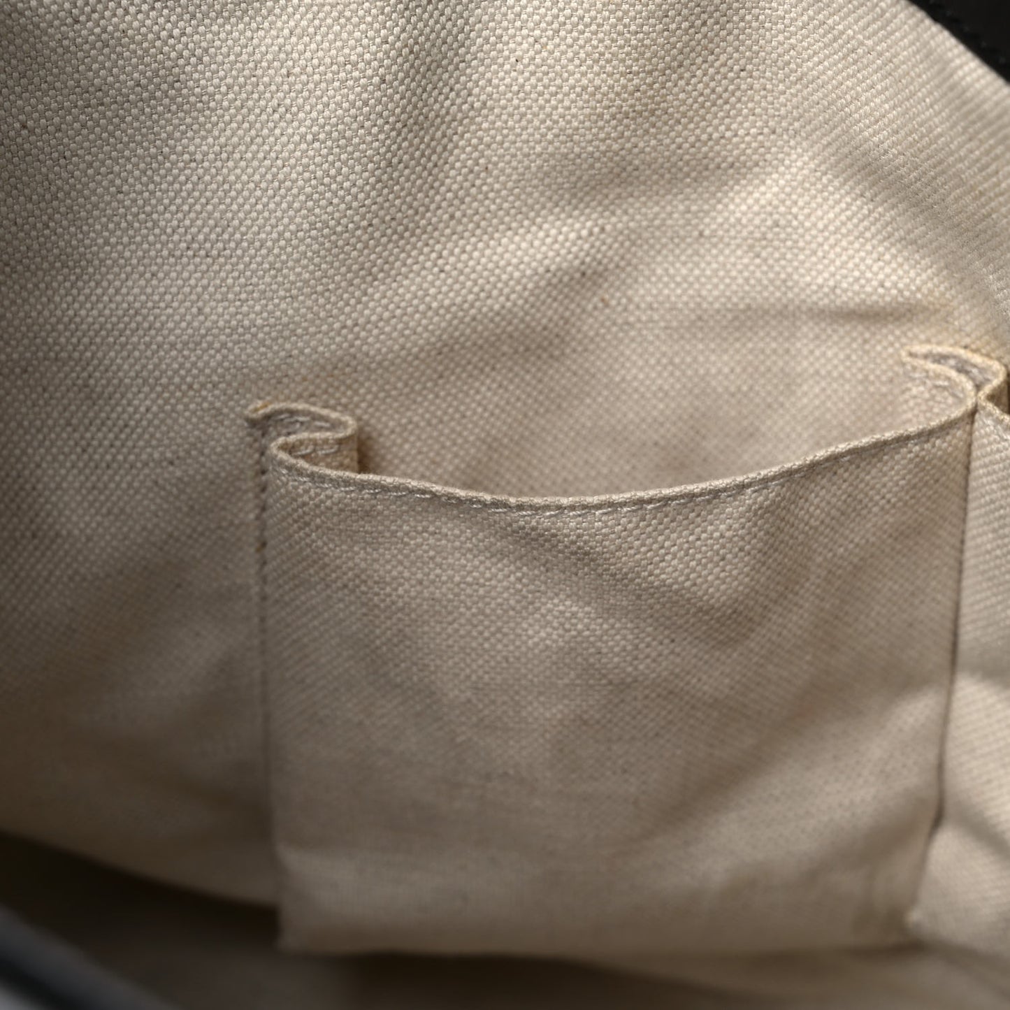 Calfskin Medium GG Running Tote Black