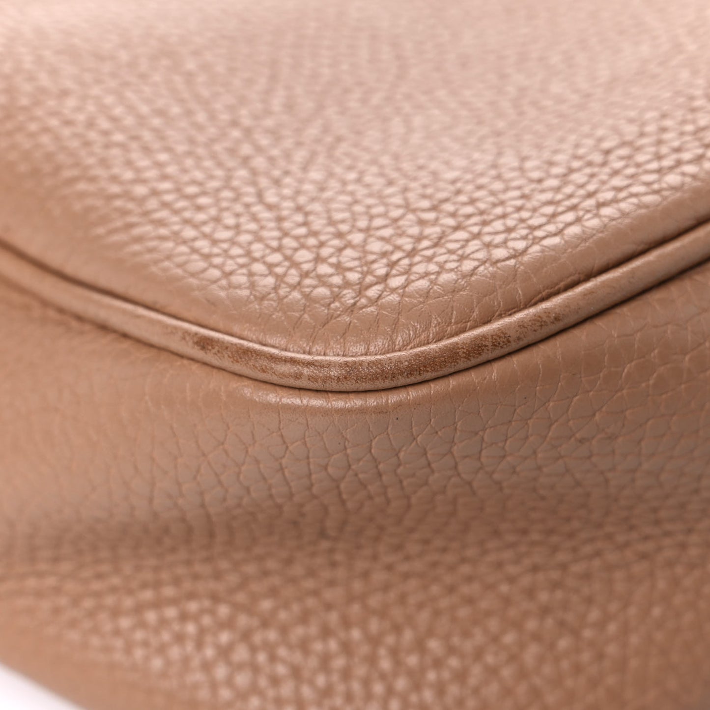 Pebbled Calfskin Small Soho Disco Bag Camelia