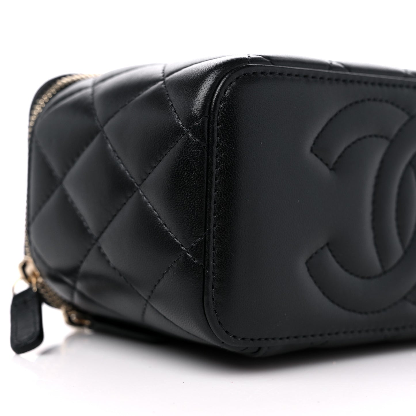 Lambskin Quilted Small Top Handle Vanity Case With Chain Black