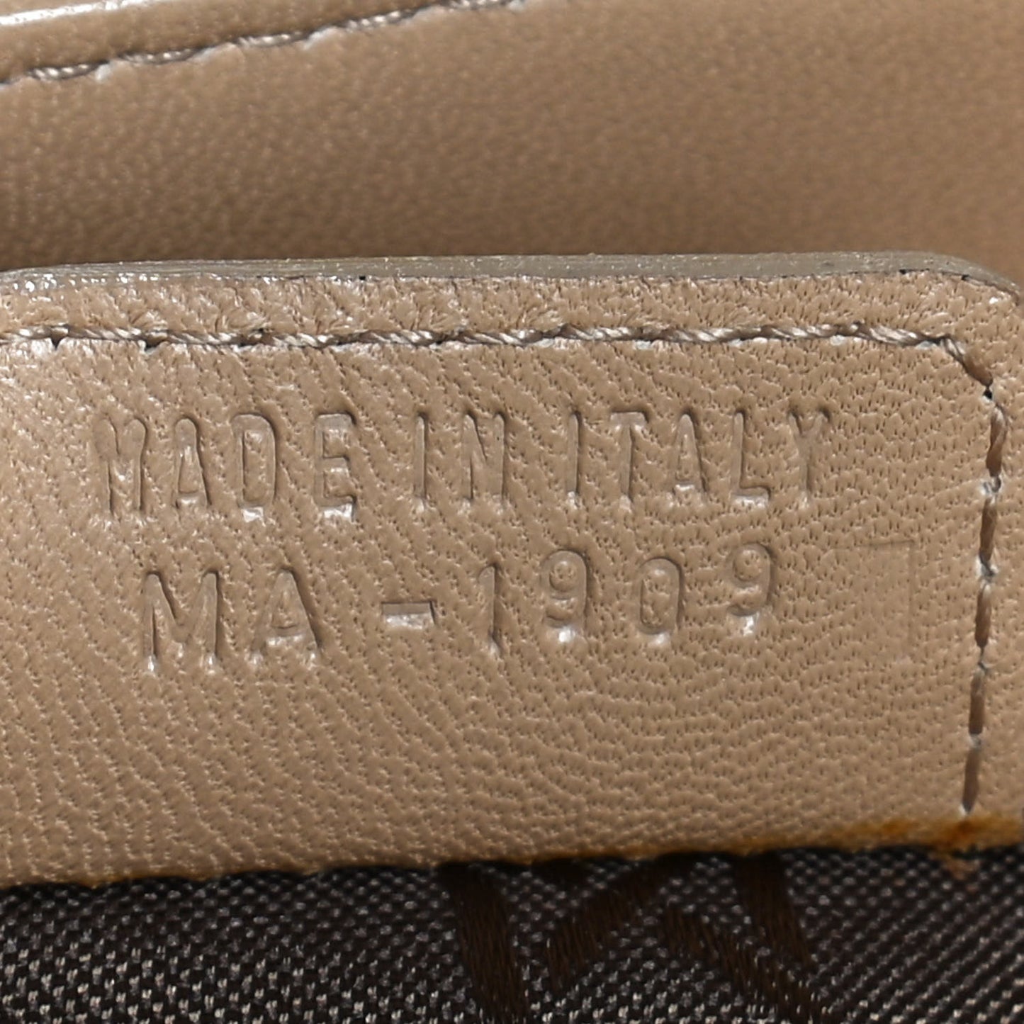 Lambskin Cannage Medium Lady Dior Beige