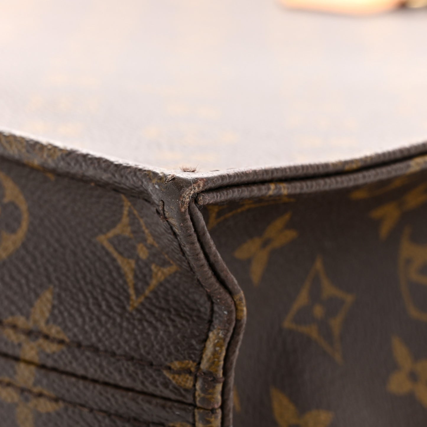 Monogram Sac Plat
