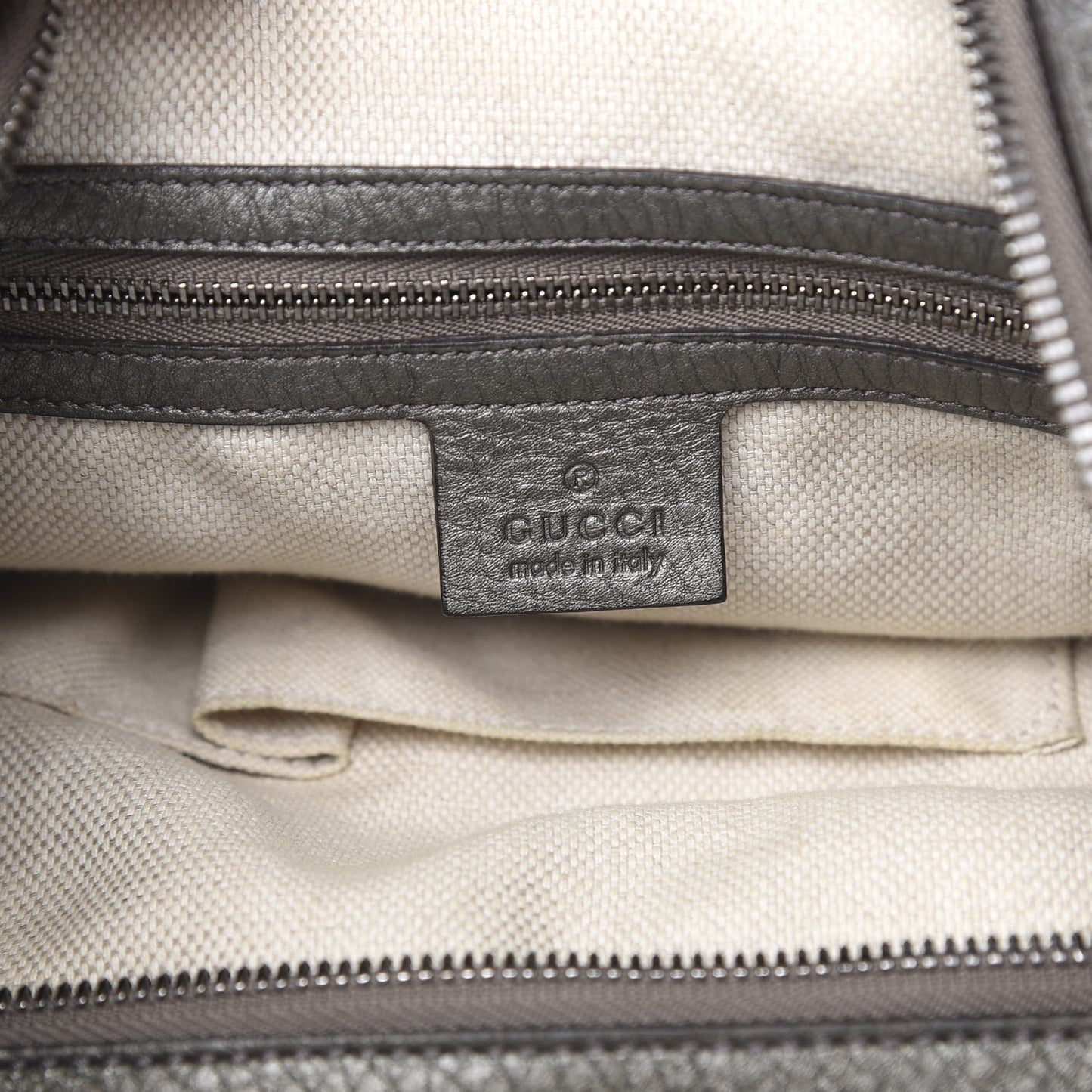 Metallic Pebbled Calfskin Medium Soho Chain Hobo Sasso