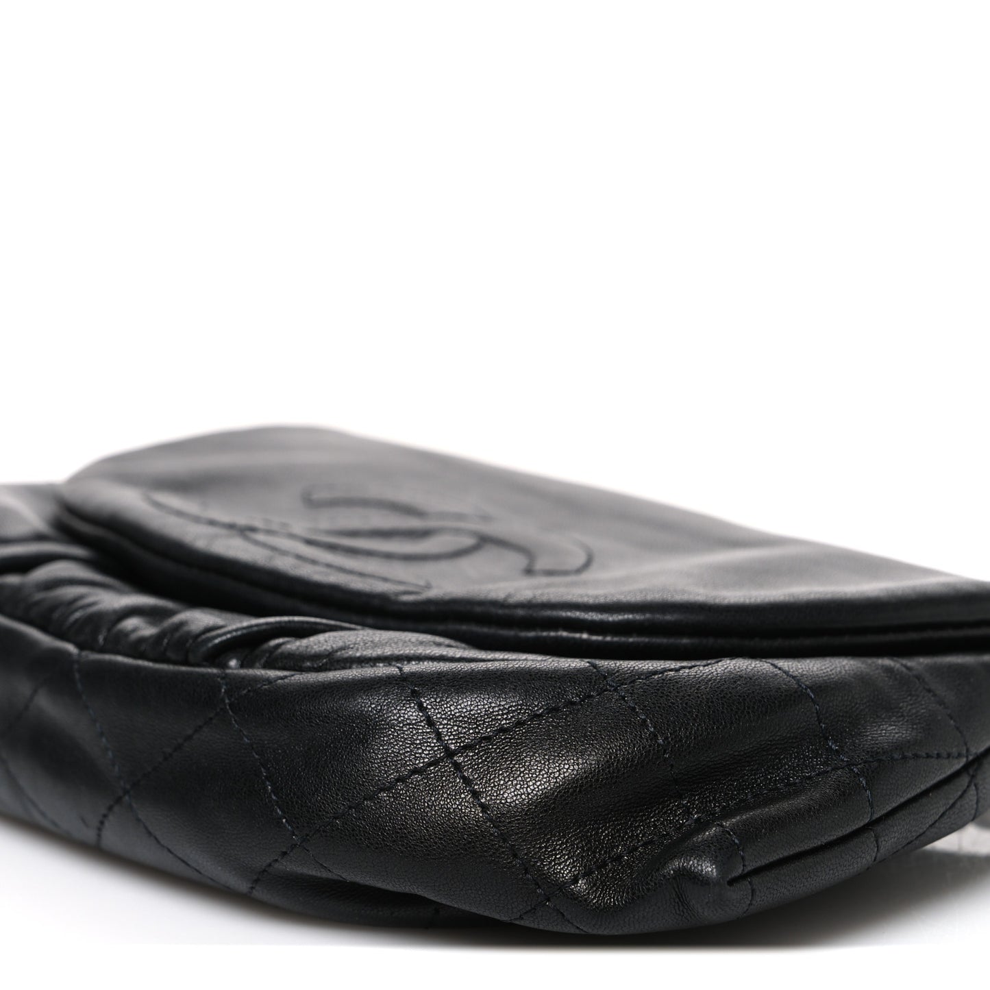 Lambskin Half Moon Wallet On Chain WOC Black