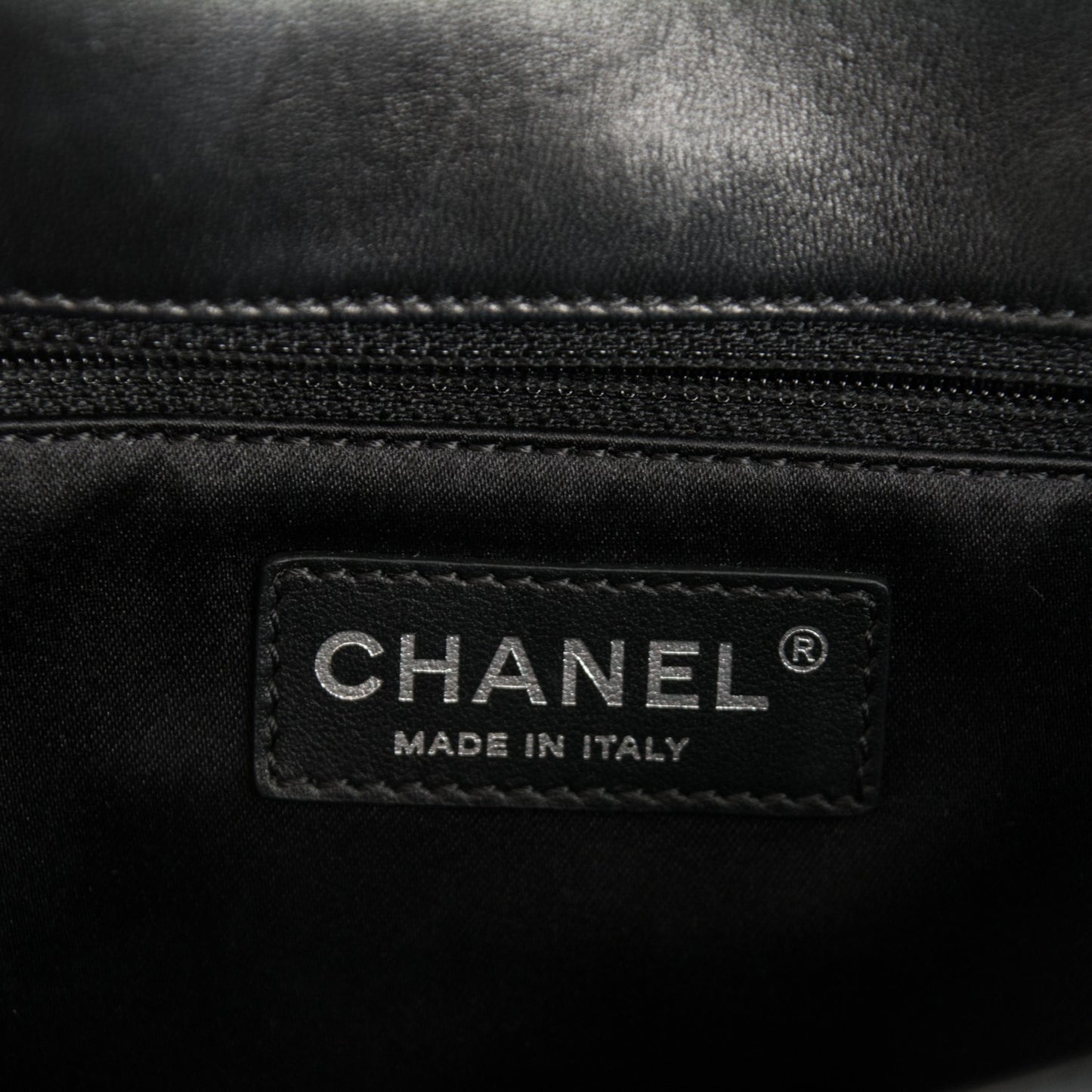 Lambskin Quilted Medium Easy Carry Flap Black