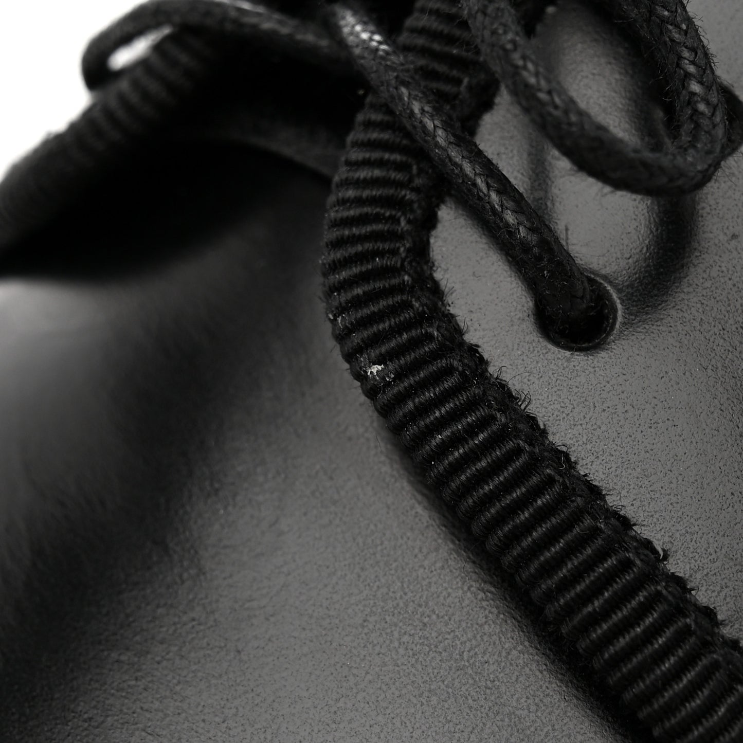Glazed Calfskin Tomboy Lace Up 38 Black