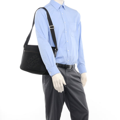 Louis Vuitton Damier Geant Petit Messenger Bag Black 2 of 7