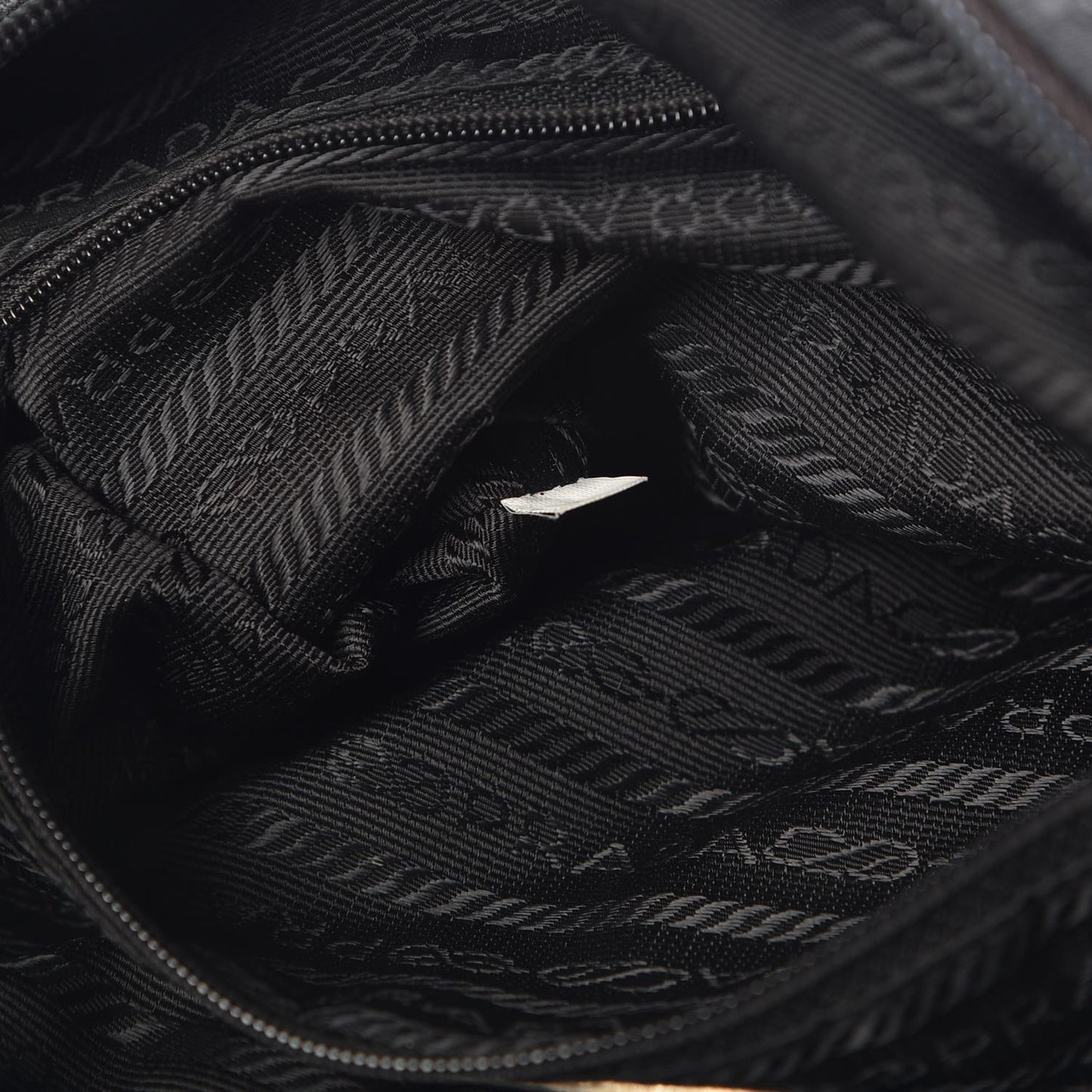 Nylon Vela Messenger Bag Black