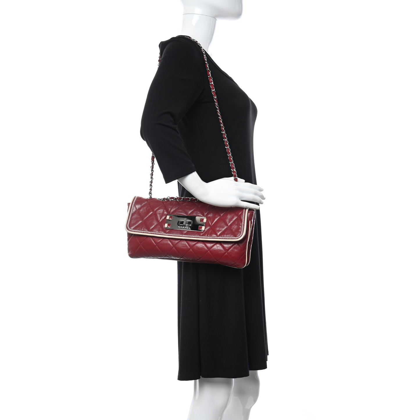 Lambskin East West Mademoiselle Flap Red