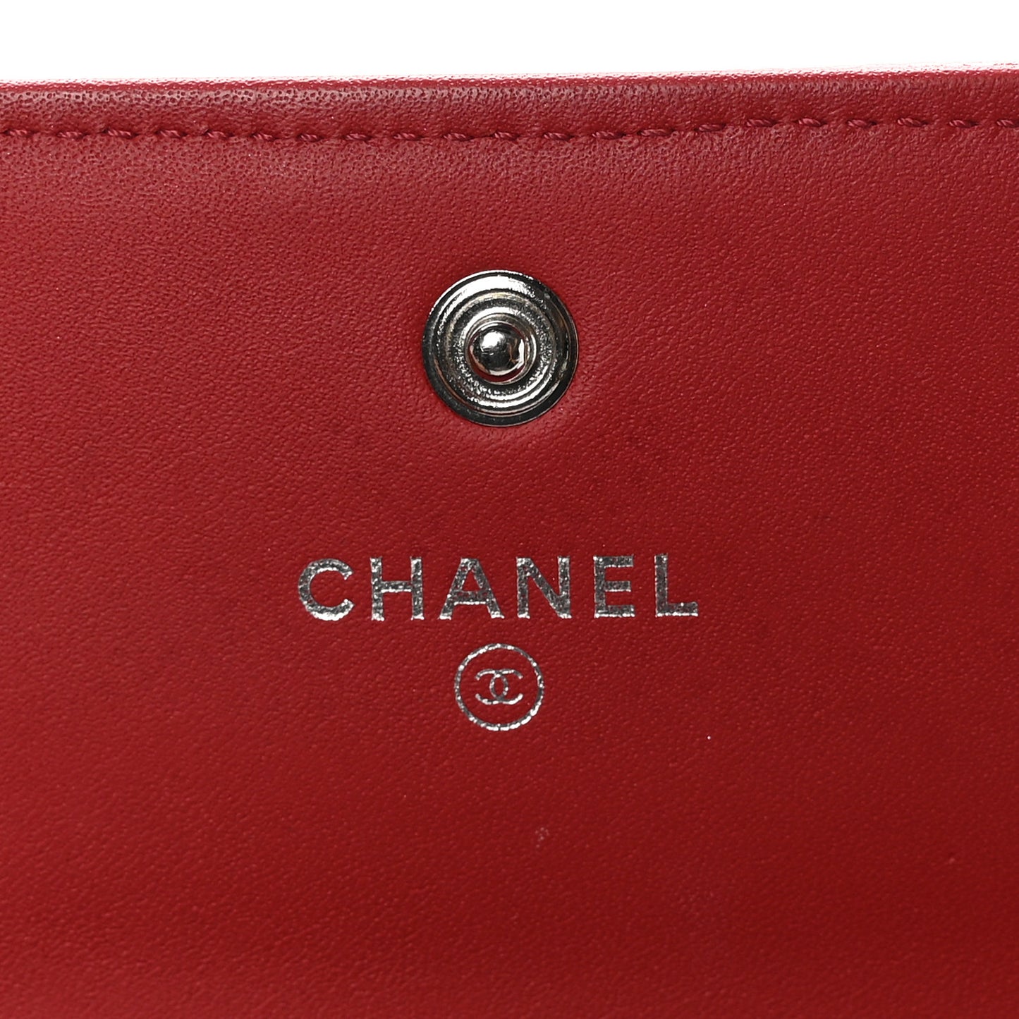 Caviar Quilted Medium Boy Flap Wallet Red
