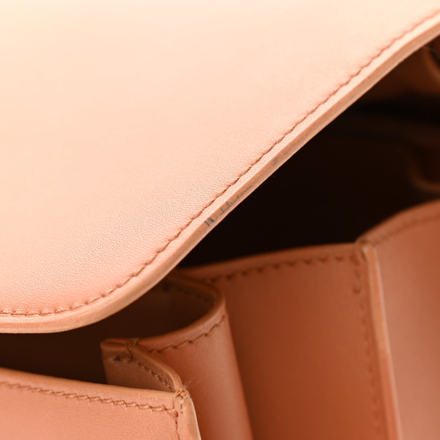 Box Calfskin Medium Classic Box Flap Bag Nude