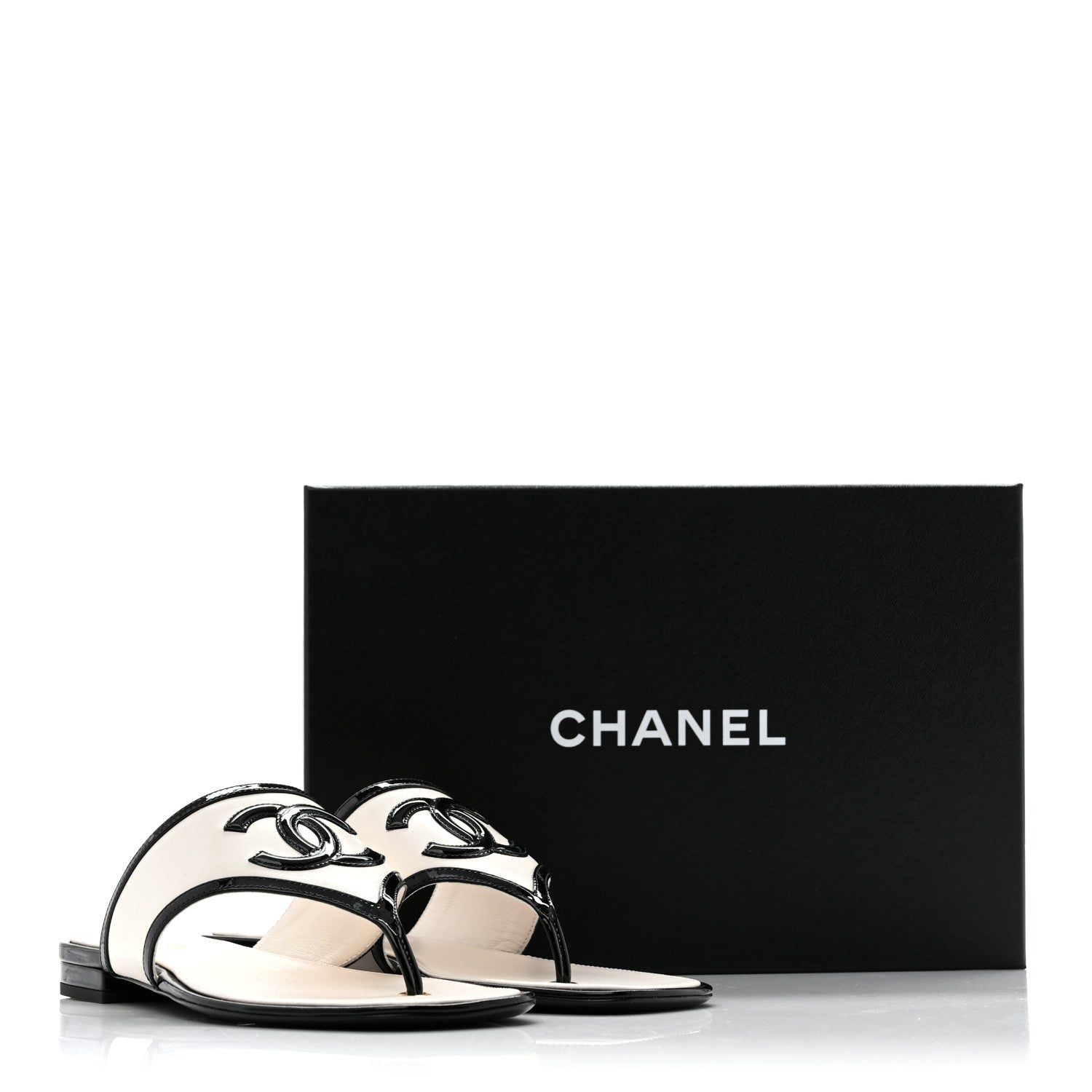 Chanel Lambskin Patent Calfskin CC Thong Sandals 38.5 White Black 10 of 10