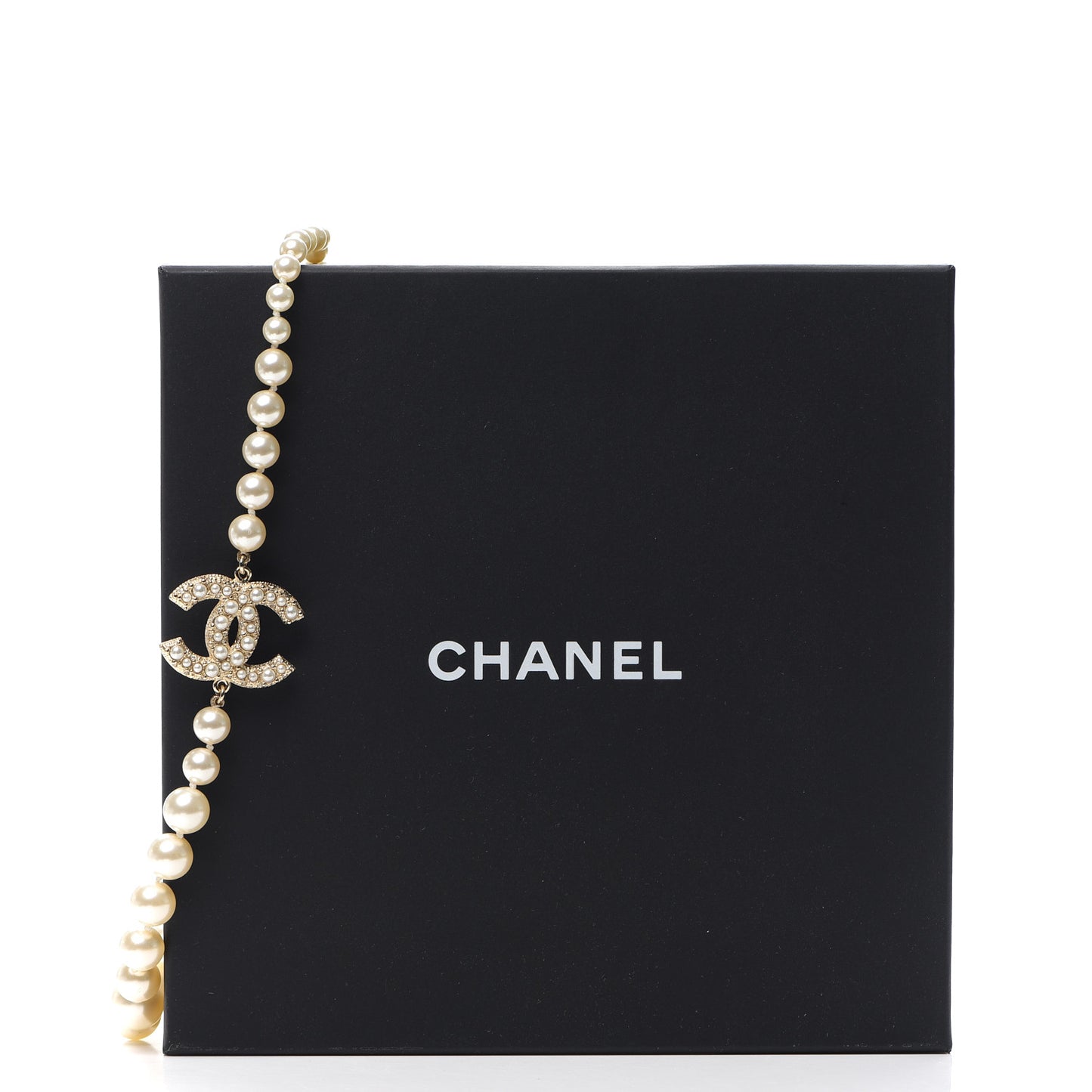 Graduated Pearl CC Short Necklace Gold