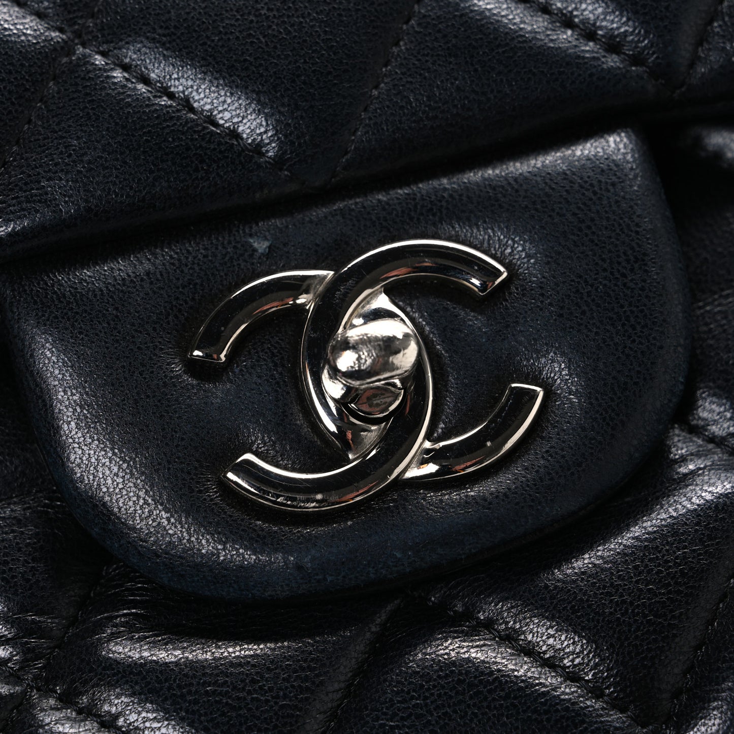 Lambskin Quilted Maxi Single Flap Black